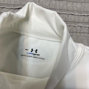 Youth M Under Armour top